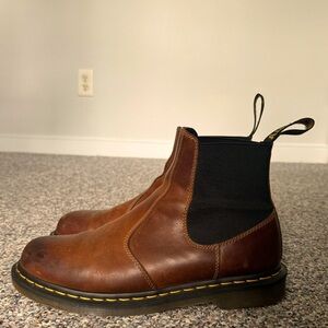Dr. Martens 2975 Hardy Orleans Chelsea Boots for Men, size 10, Used